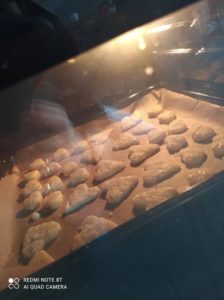 kruche ciasteczka przygotowane na zajęciach kulinarnych przez seniorów Dziennego Domu