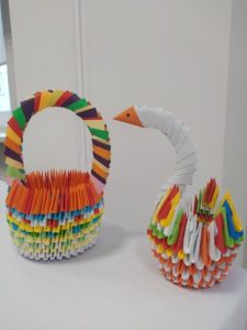 prace wykonane metodą origami, przez seniorów Dziennego Domu Pomocy dla Osób Starszych w Jaśle